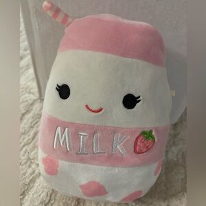 Squishmallow Amelie Strawberry Milk 8 inch Squishdate 12/01/2021